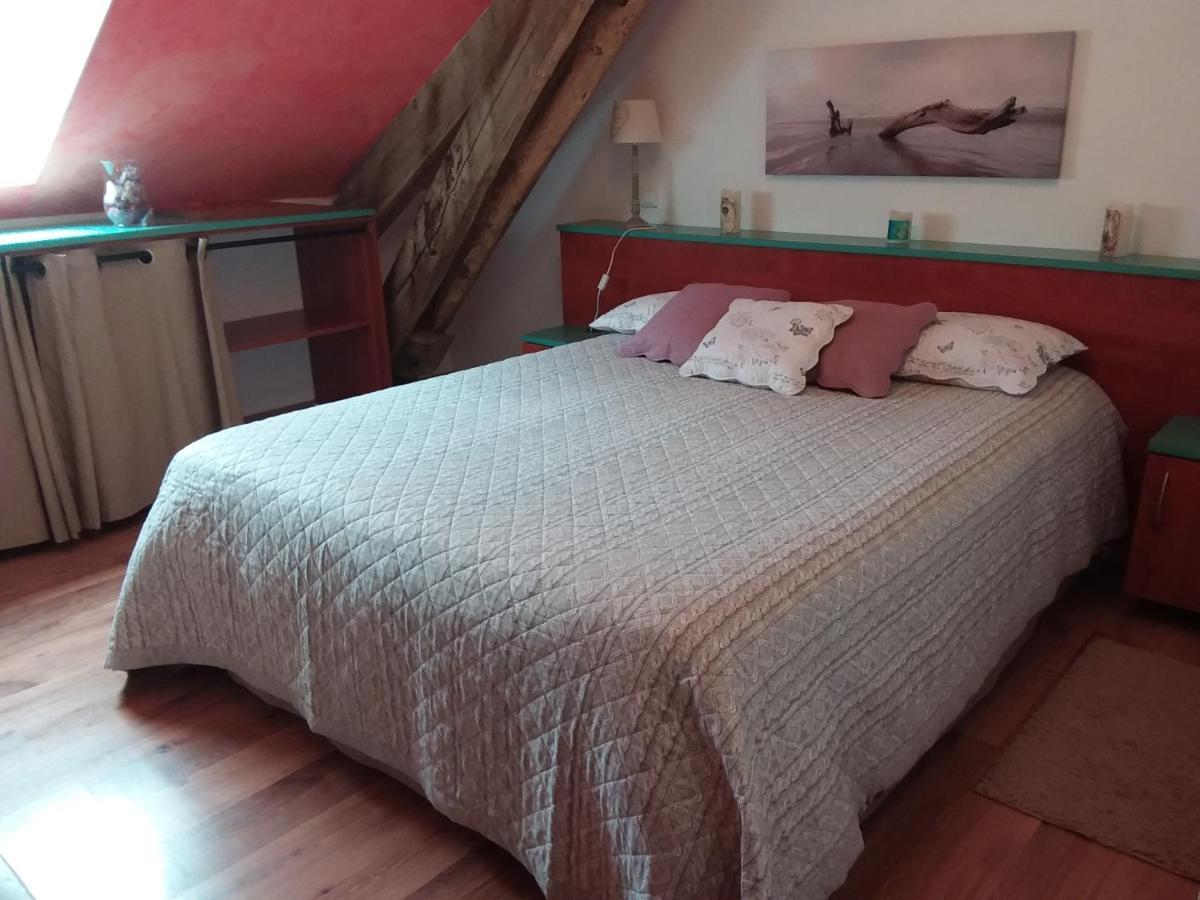 Gite De La Maison Bleue Villa Mirandol-Bourgnounac Exteriör bild